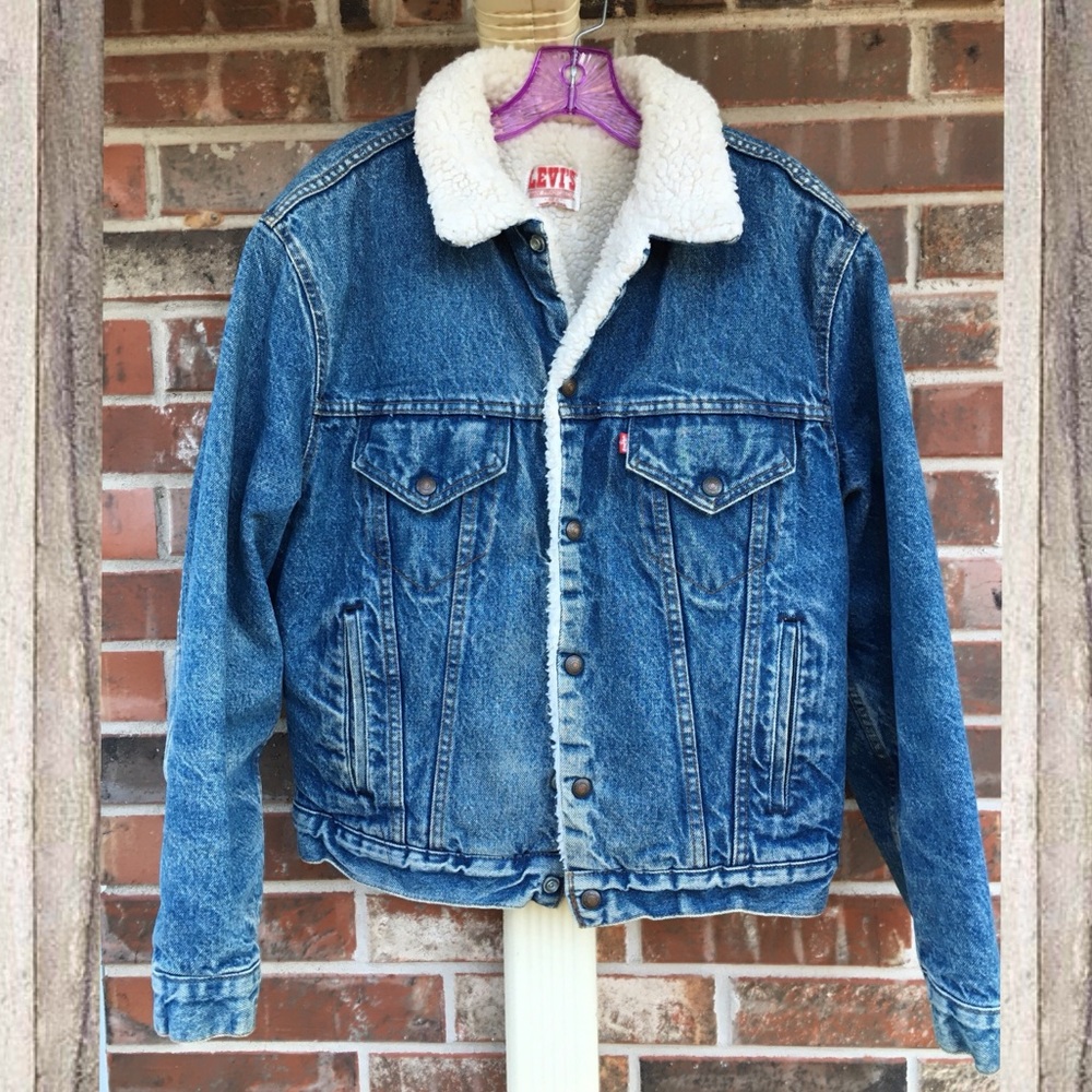 vtg Levi's denim jacket ✨